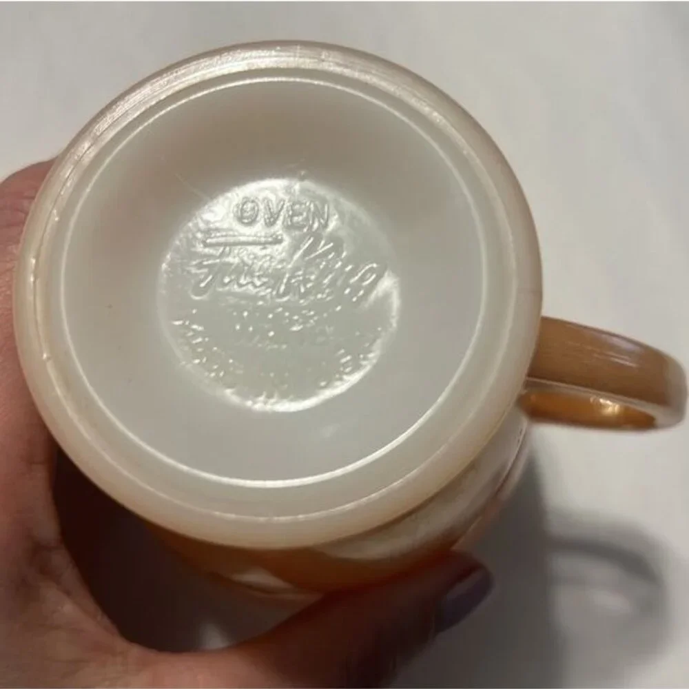 Vintage Fire-King Peach Lustre Creamer & Sugar Set With Laurel Pattern - Picture 6 of 8